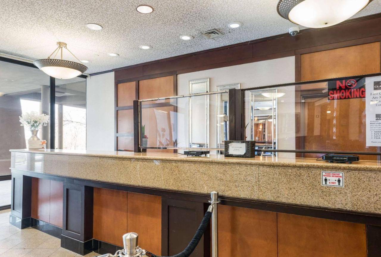 Clarion Hotel & Suites Mount Laurel Exteriör bild