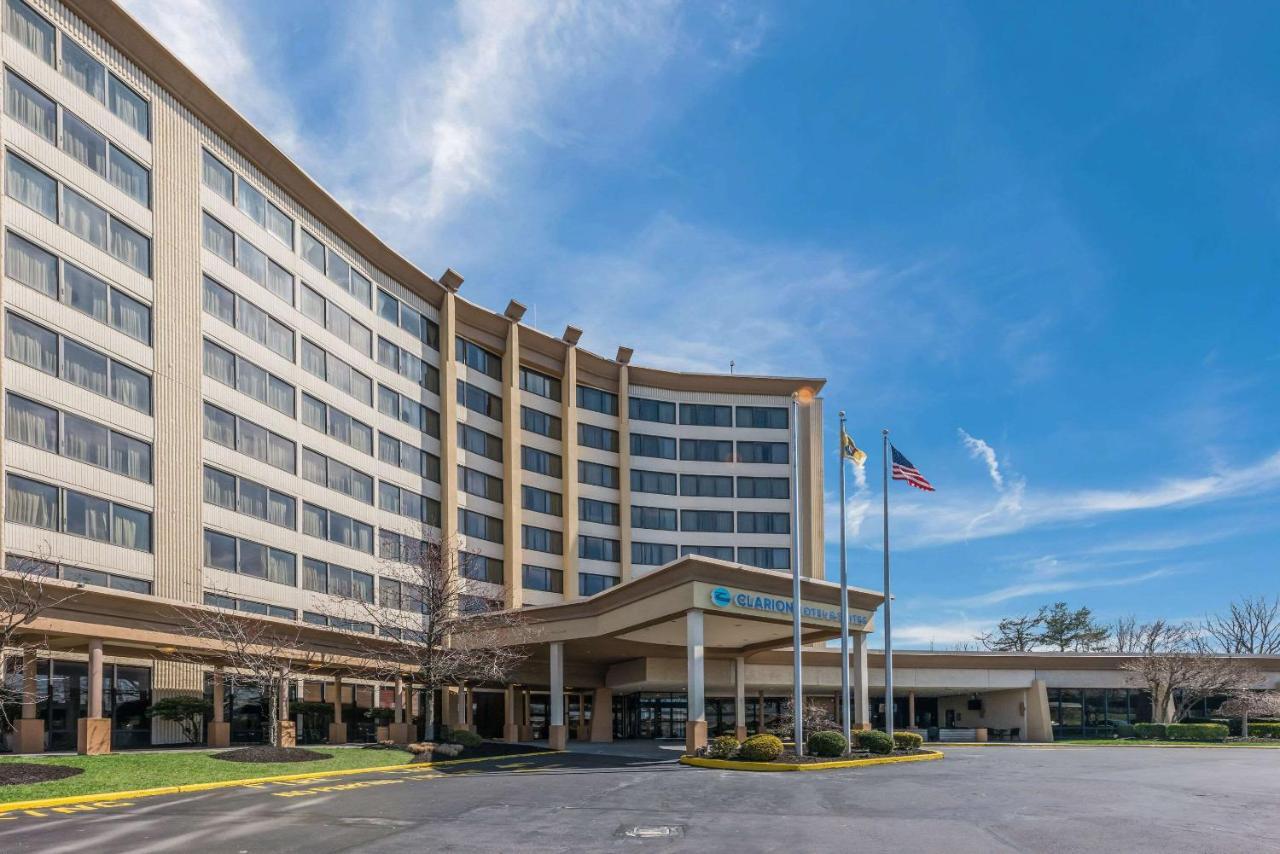 Clarion Hotel & Suites Mount Laurel Exteriör bild
