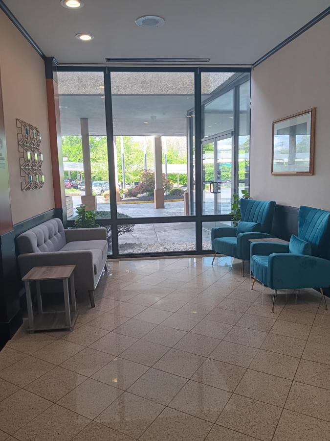 Clarion Hotel & Suites Mount Laurel Exteriör bild