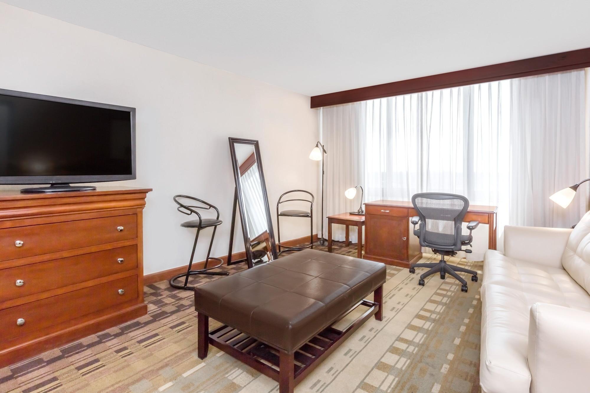 Clarion Hotel & Suites Mount Laurel Exteriör bild